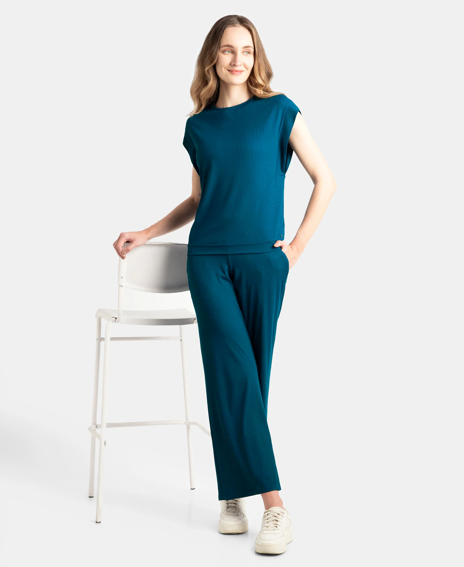 Microfiber Elastane Stretch Hybrid Tank Top with Ribbed Sleeves - Poseidon - Image 6