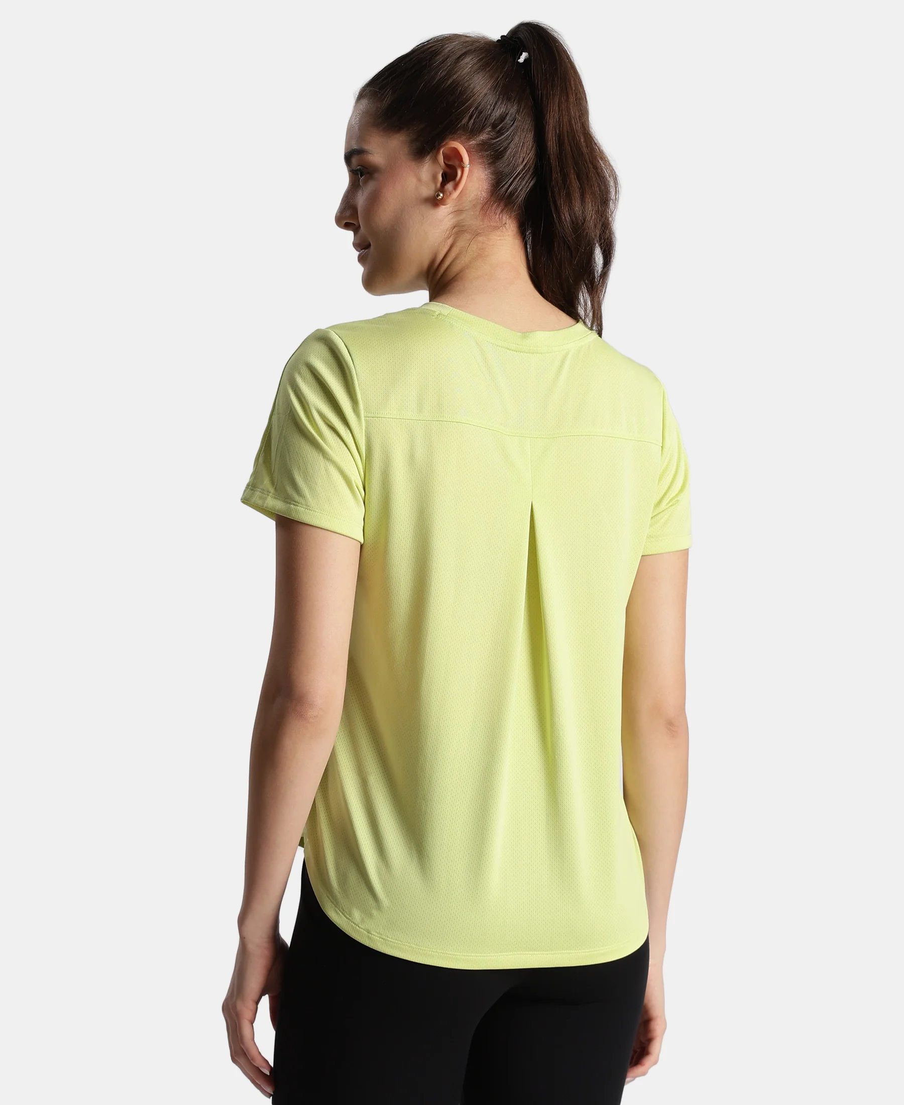 Microfiber Fabric Regular Fit Half Sleeve Breathable Mesh T-Shirt - Daiquiri Green - Image 3
