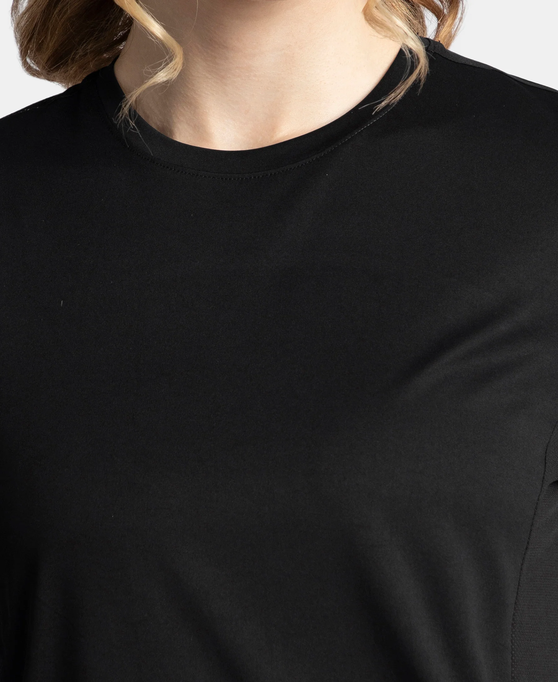 Microfiber Fabric Regular Fit Half Sleeve Breathable Mesh T-Shirt with Curved Hem Styling - Black - Image 6
