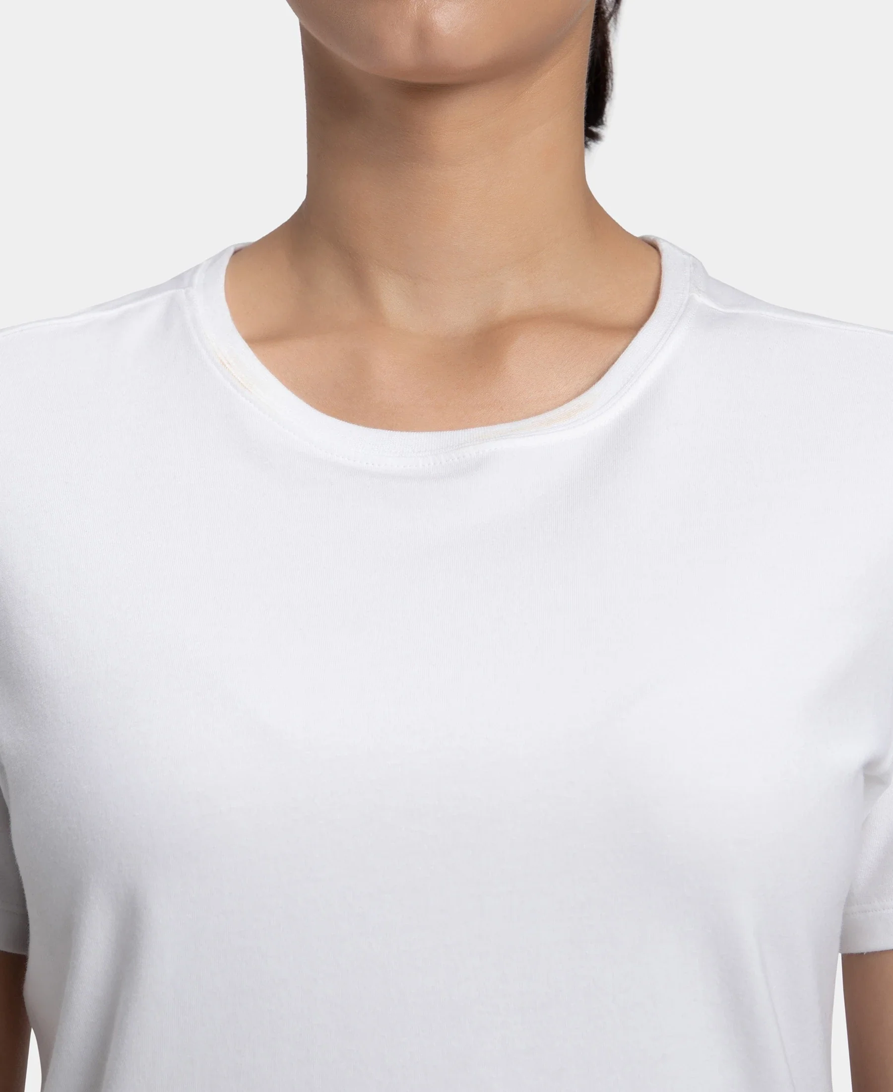 Super Combed Cotton Elastane Stretch Regular Fit Solid Round Neck Half Sleeve T-Shirt - White - Image 6