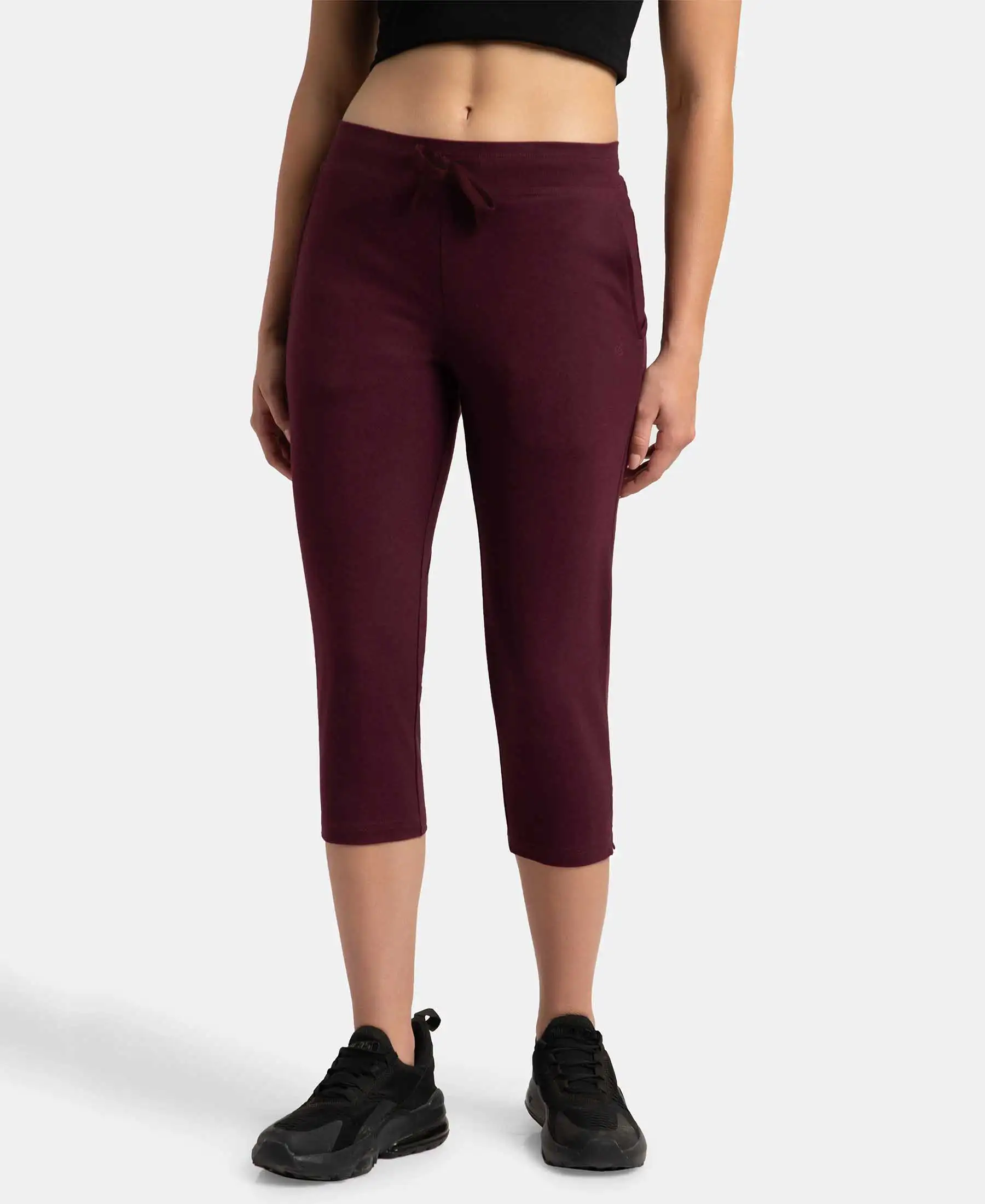 Super Combed Cotton Elastane Stretch Slim Fit Capri with Side Pockets - Wine Tasting