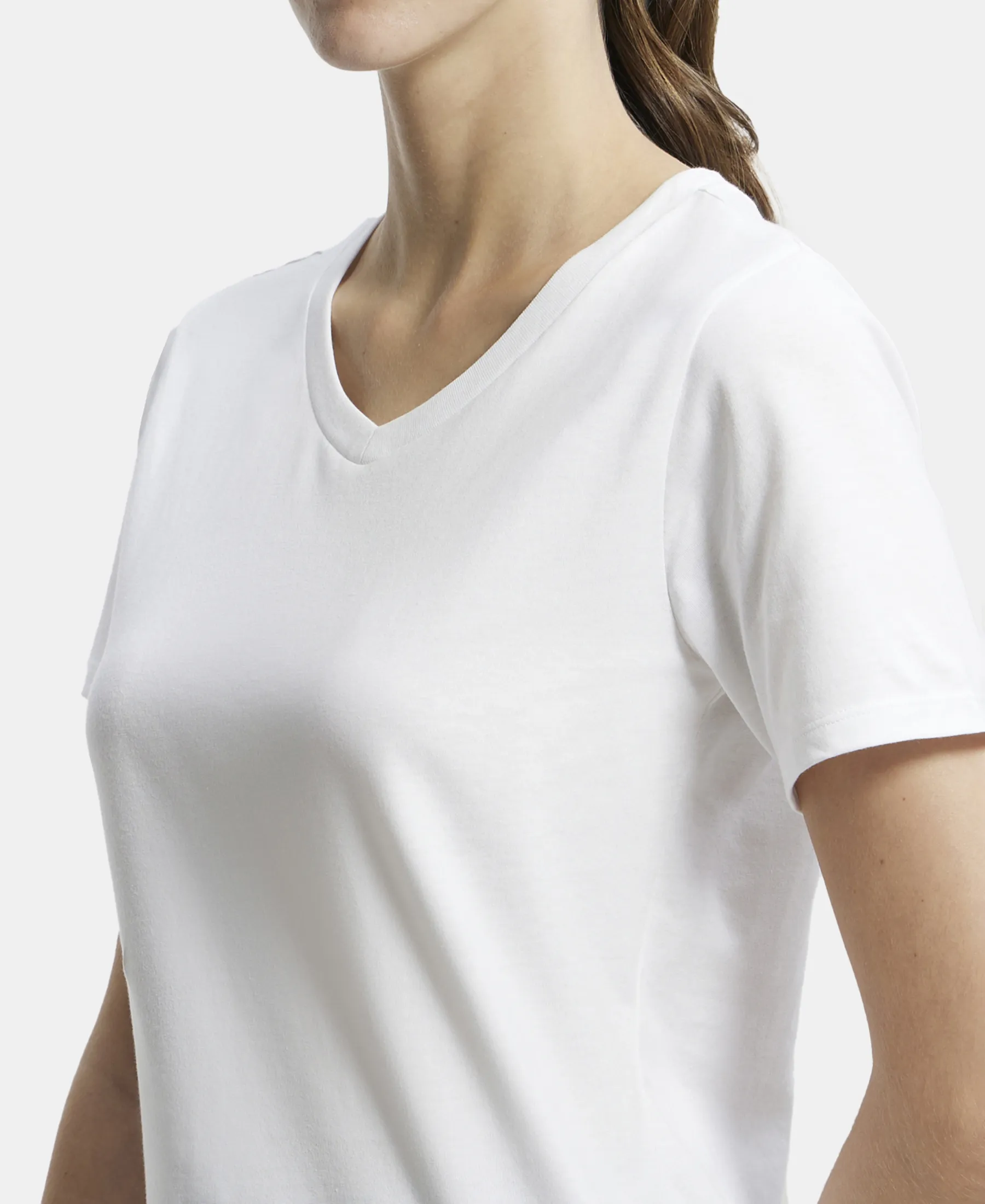 Super Combed Cotton Rich Fabric Relaxed Fit V-Neck Half Sleeve T-Shirt - White - Image 7