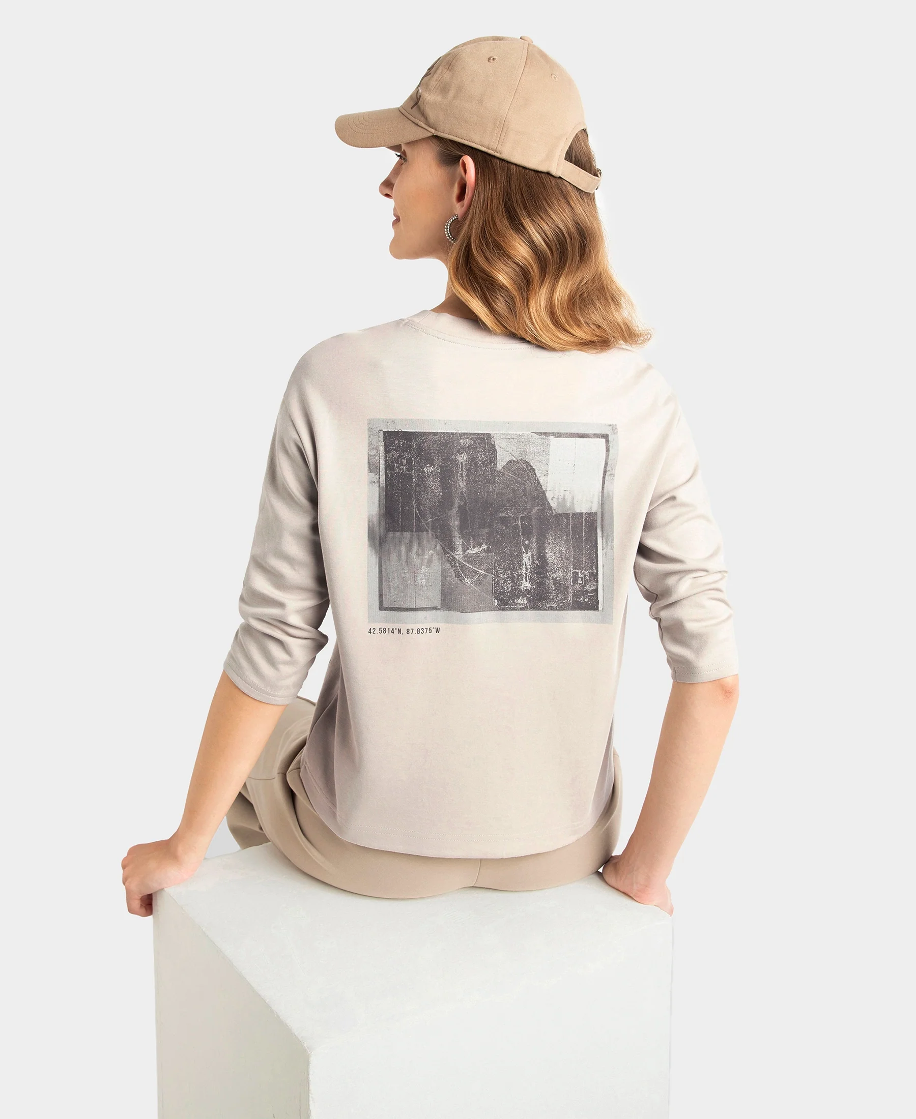 Super Combed Cotton Rich Three Quarter Sleeve Graphic Printed T-Shirt - Dove - Image 5