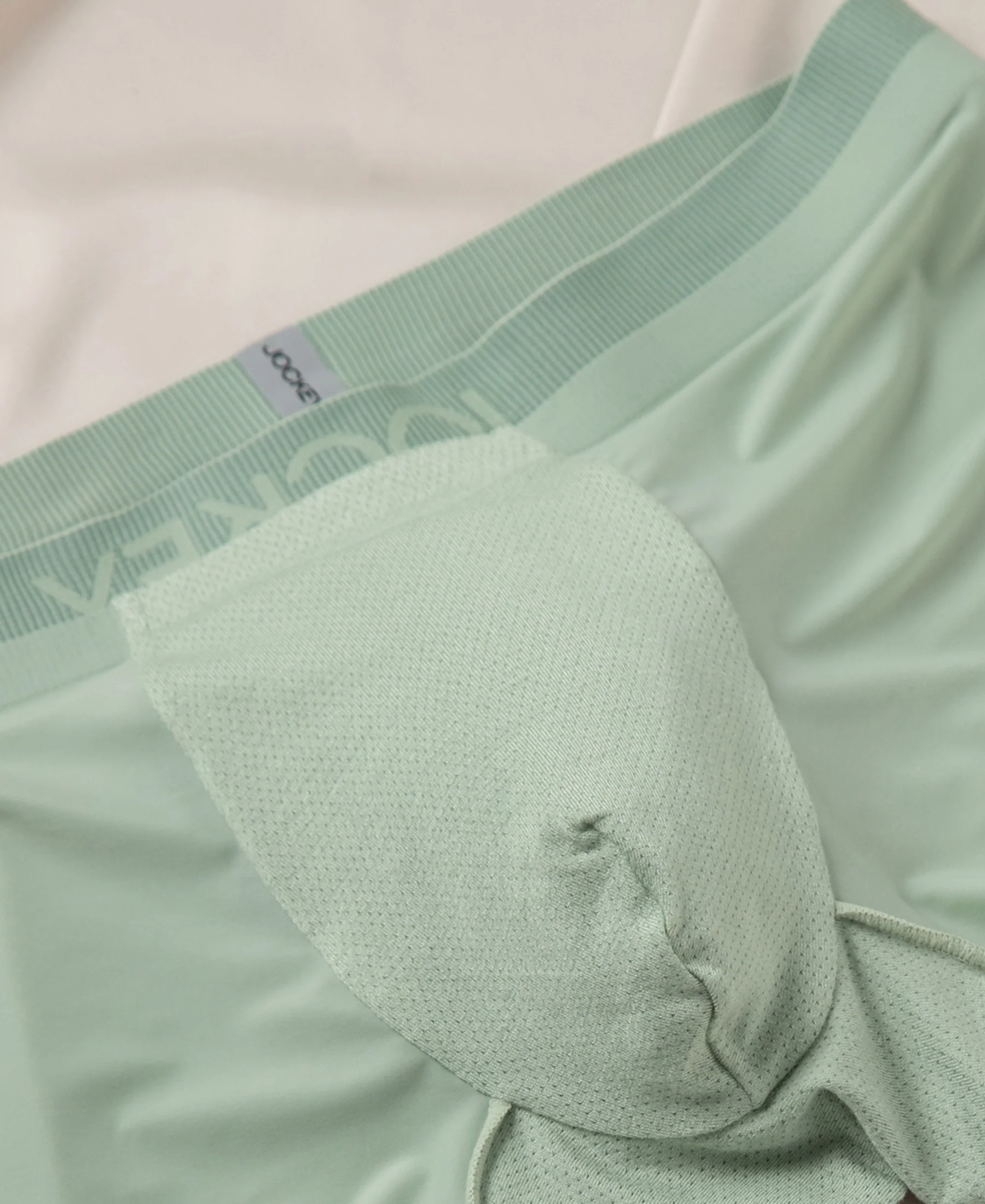 Tactouch Microfiber Elastane Stretch Seamfree Bonded Tech Solid Trunk with Internal Breathable Mesh - Pistachio - Image 8